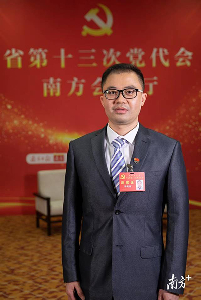鶴山雅圖仕印刷有限公司生產(chǎn)技術(shù)主任、首席技師馮新源代表