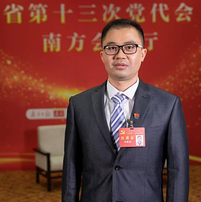 鶴山雅圖仕印刷有限公司生產(chǎn)技術(shù)主任、首席技師馮新源代表：“傳幫帶”助青年技工成長(zhǎng)成才