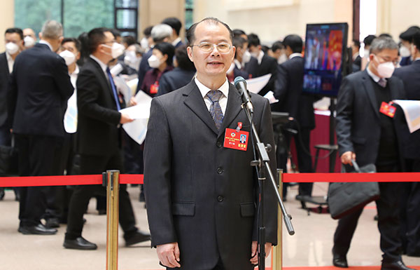 省政協(xié)委員、致公黨廣東省委會專職副主委黃小彪：高標(biāo)準建設(shè)華僑經(jīng)濟文化合作試驗區(qū)