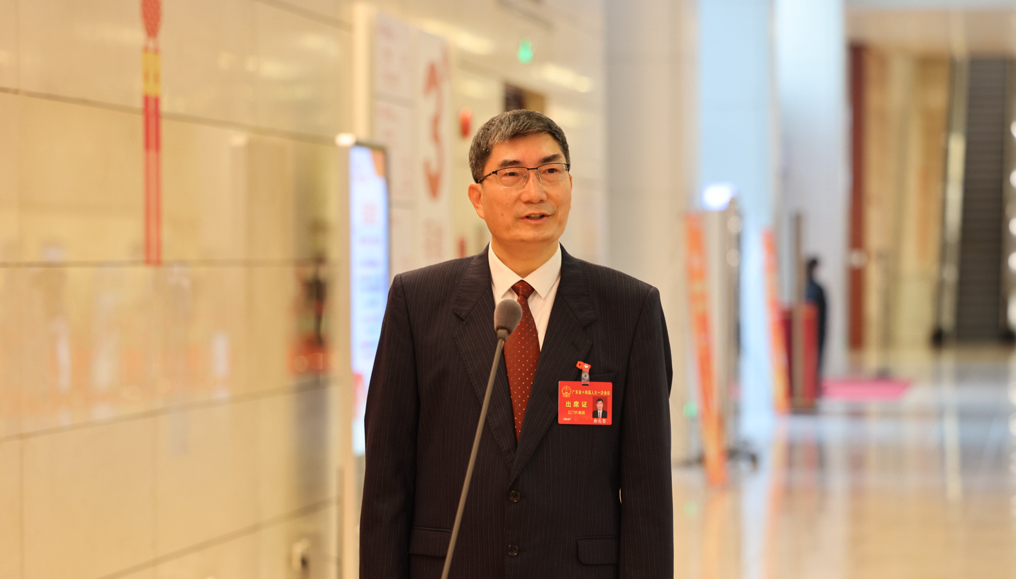 省人大代表、江門市江海區(qū)人大常委會主任余志堅：“小公園議事”提高群眾民主參與熱情