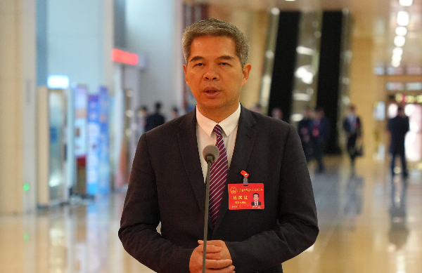 省人大代表、揭陽普寧市中醫(yī)醫(yī)院院長(zhǎng)羅列波：構(gòu)建醫(yī)養(yǎng)聯(lián)合服務(wù)體 提升中醫(yī)藥適老服務(wù)