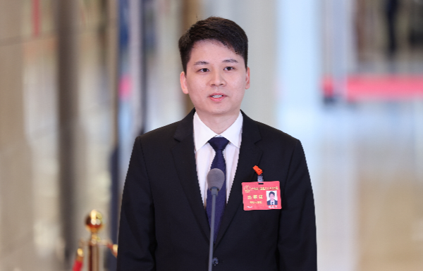 省人大代表、清遠(yuǎn)天安智谷科技發(fā)展集團(tuán)董事長(zhǎng)賴建堯：持續(xù)深化產(chǎn)教融合 源源不斷輸送人才